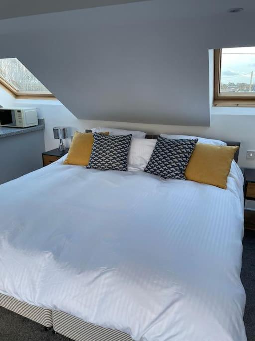 Seascape - Stylish Modern Apartment Бартон-он-Сі Екстер'єр фото