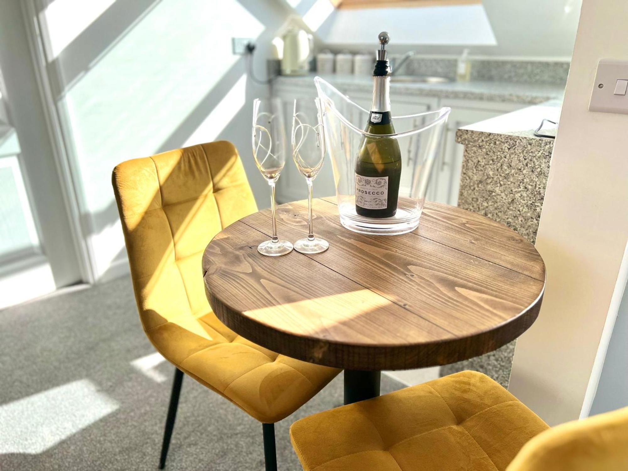 Seascape - Stylish Modern Apartment Бартон-он-Сі Екстер'єр фото