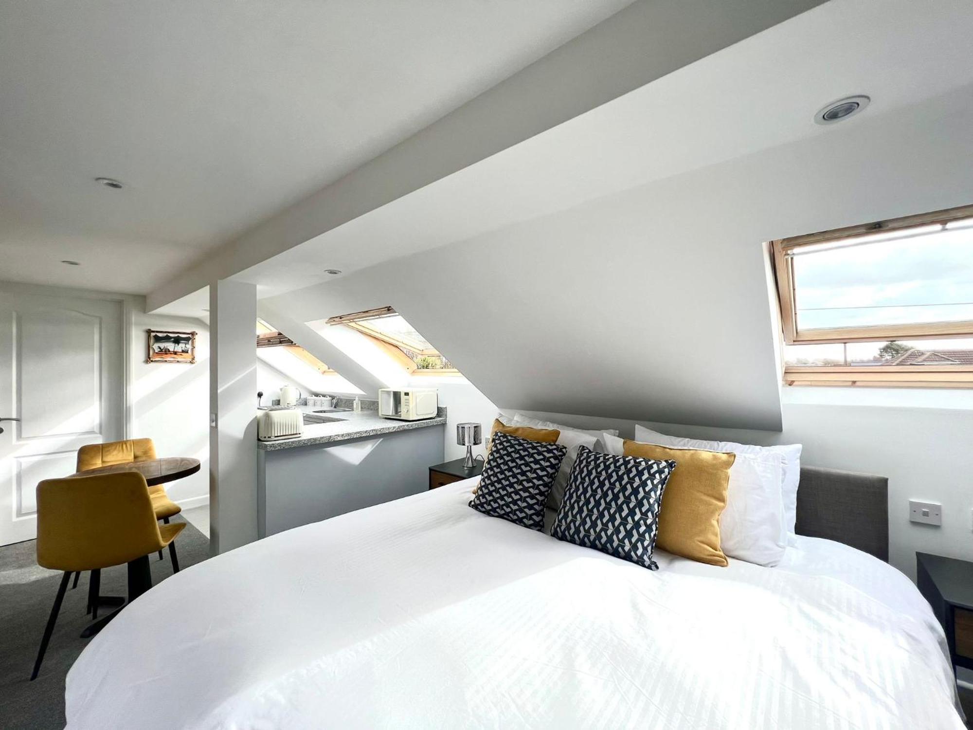 Seascape - Stylish Modern Apartment Бартон-он-Сі Екстер'єр фото